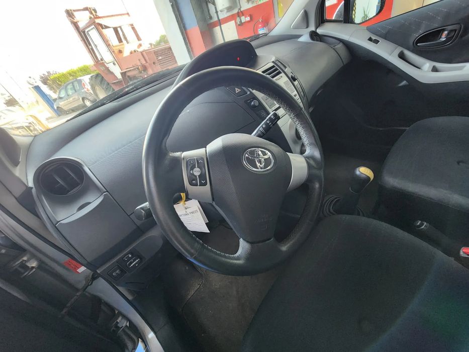 Toyota Yaris 1.0 de 2007 ás peças.