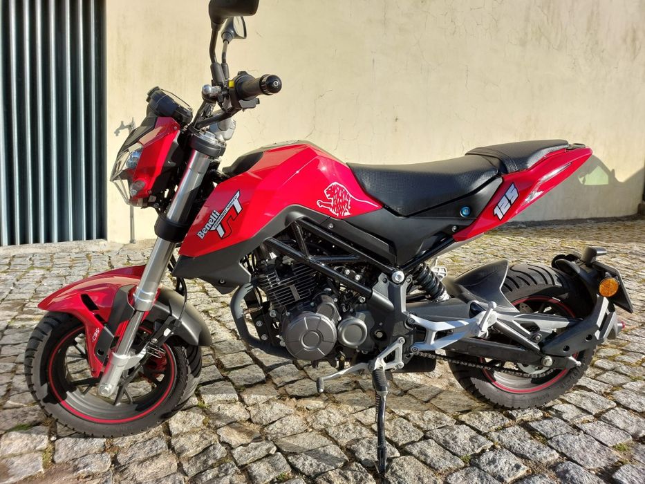 Benelli TNT 125 como nova
