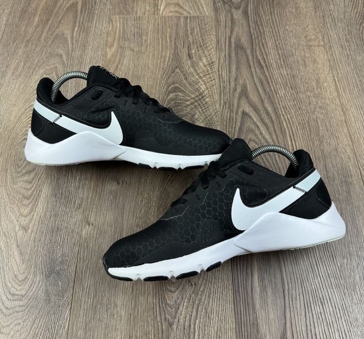 Кросівки для залу та тренувань Nike Legend Essential 2 40 (25.5 см)