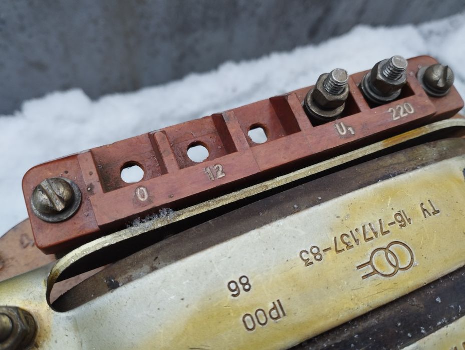 Понижающий трансформатор ОСМ-1 на 2.5 kv