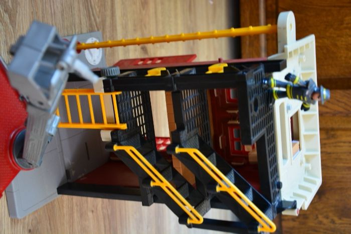 Remiza, wóz strażacki Fisher Price
