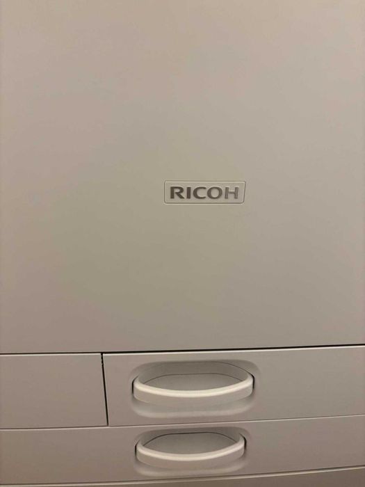 Impressora multifunções laser a cores