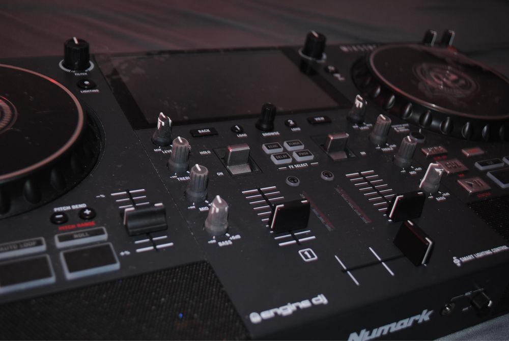 Numark mixstream pro + - excelentes condições (mais mala de transporte à medida)