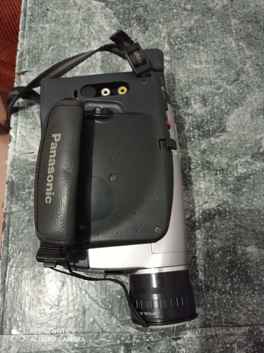 Видеокамера Panasonic.