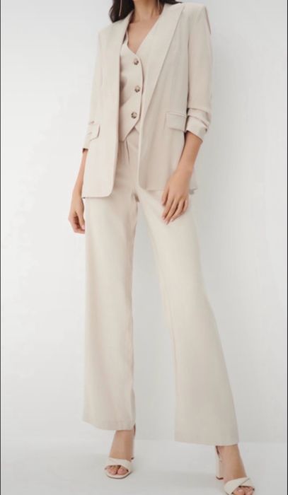 Śliczny Beżowy garnitur z wiskozy _Mohito XXS _XS / 32_34