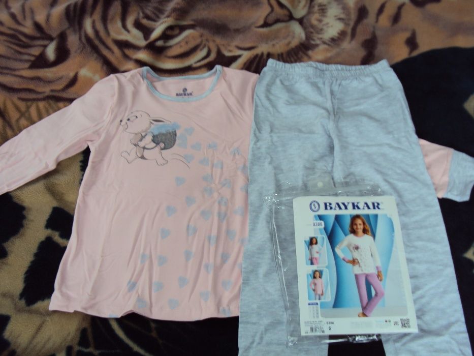 Піжама для дівчинки на 6-7 років НОВА