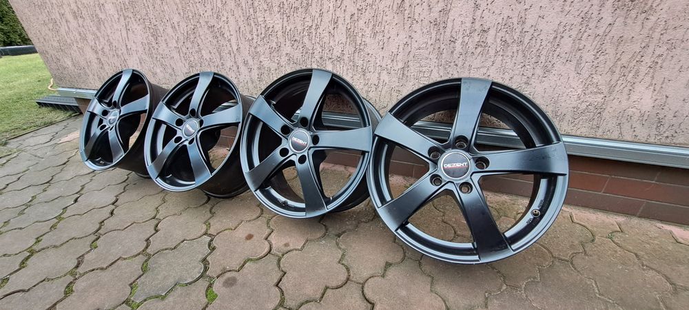 Alufelgi DEZENT 17 BMW 5x120 ET35 7,5J Otwór Centrujący 72,6mm