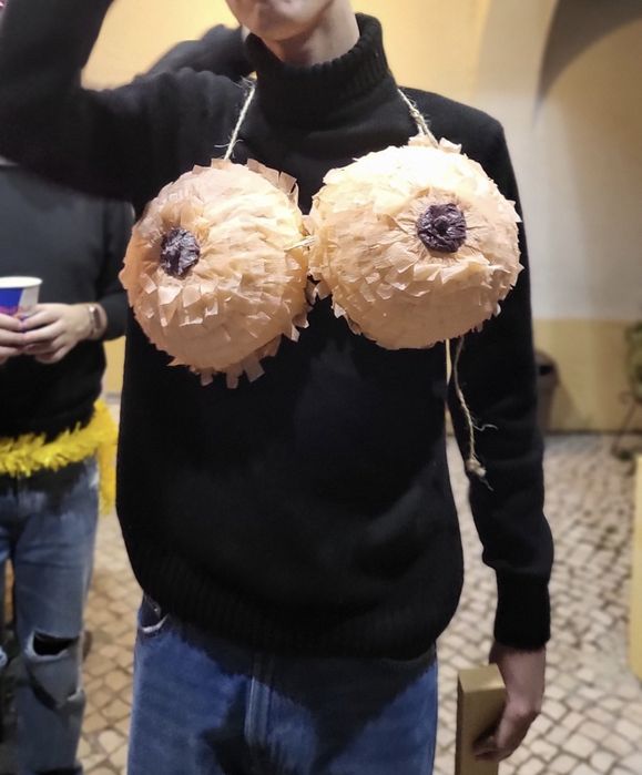 Pinhata formato peitos mamas