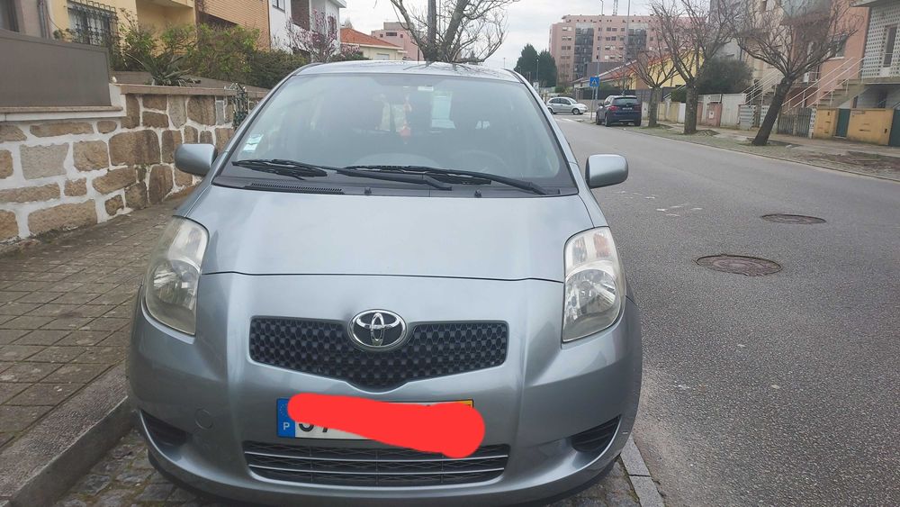 TOYOTA YARIS excelente estado