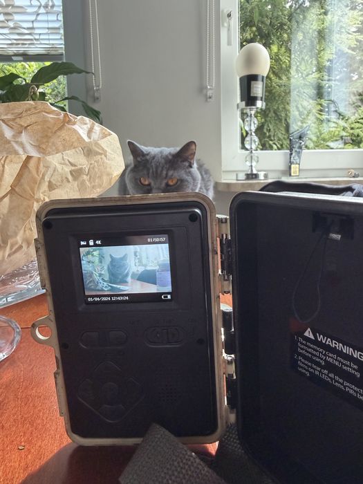 Fotopułapka REDLEAF RF06 z kompletem akumulatorów i karta pamięci 32gb