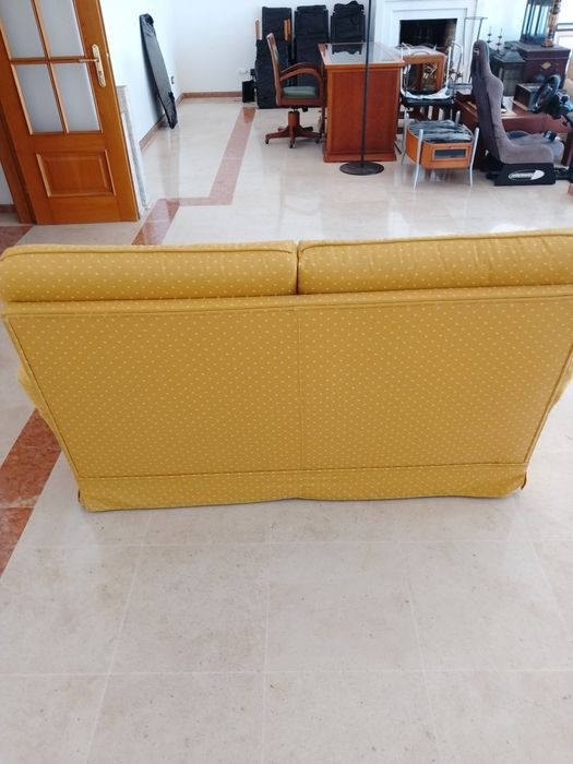 Sofá cama com pouco uso