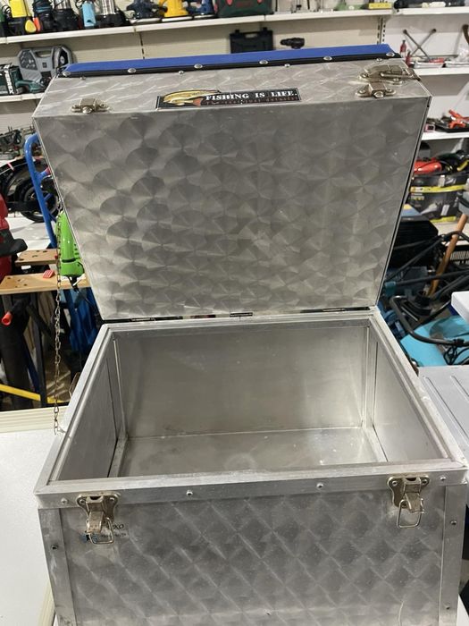 Алюмінієвий зимовий рибальський ящик