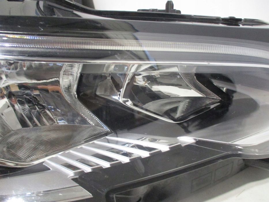 Lampa PEUGEOT 3008 5008 17R LED PRZÓD LEWA