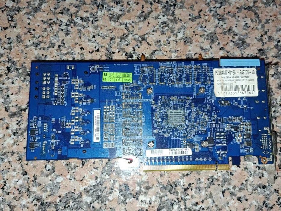 Placa gráfica Saphire R9 270 e Gigabyte HD 4870