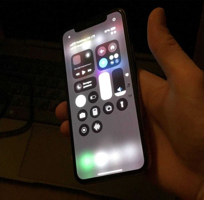 Продам айфон 11 про