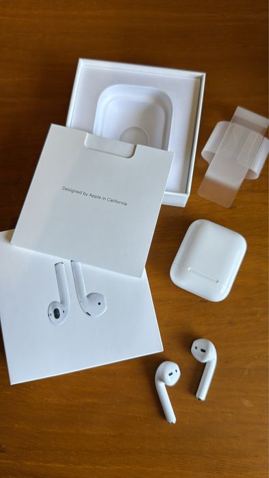 Apple AirPods (2.ª geração / 2019) – Excelente estado
