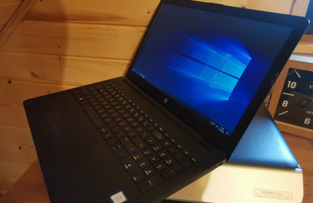 Laptop hp  8gb ram ssd 250 zadbany full HD