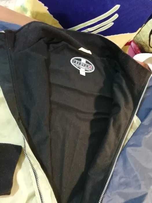 Casaco impermeável /refletor - Ideal para caminhadas ou andar de bicicleta*