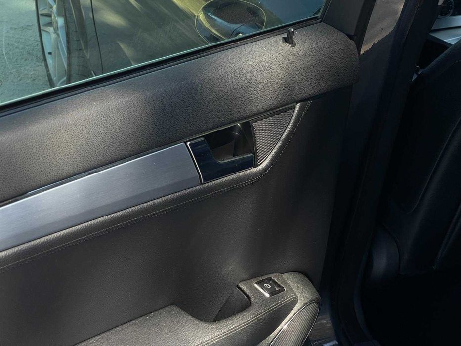 Mercedes Benz C320cdi - Nacional - 225 Cvs