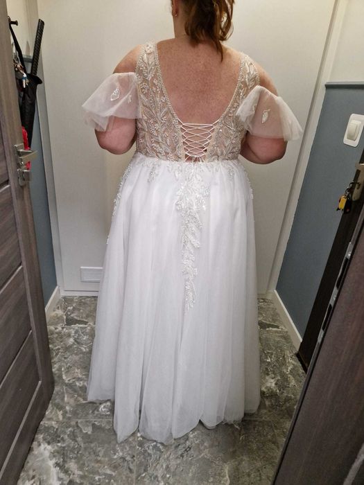 Suknia ślubna plus size