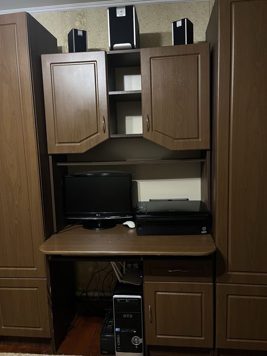 Продам стінку.