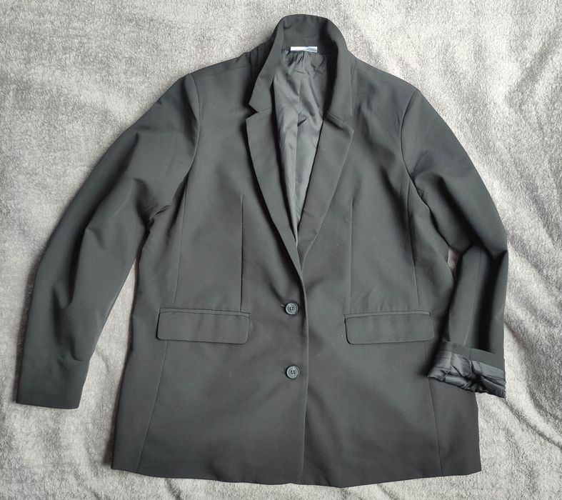 Elegancka czarna marynarka