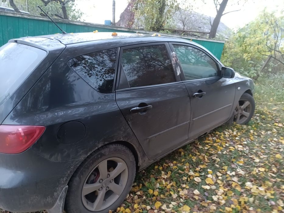 мазда 3 2005 року