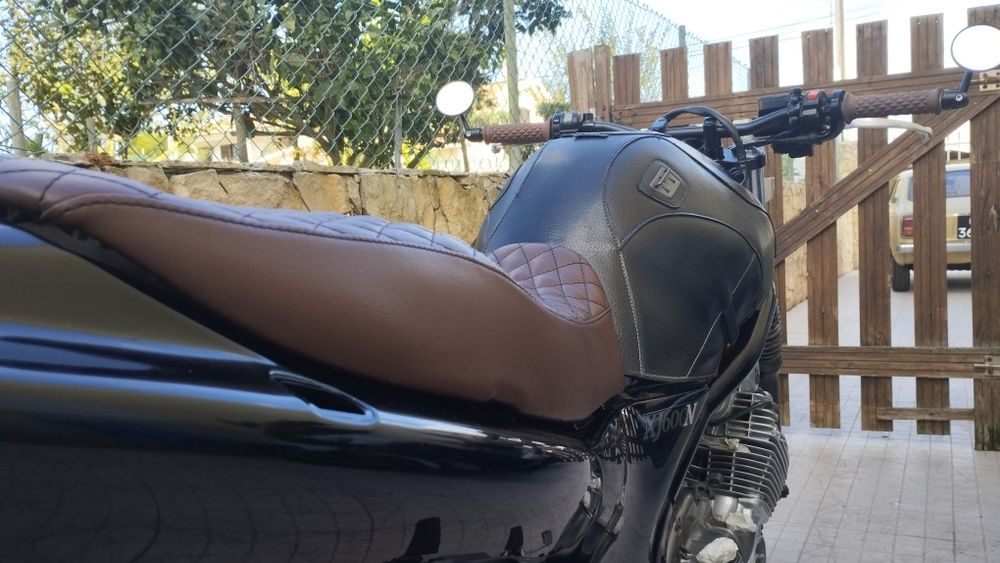 Yamaha XJ 600N clássica