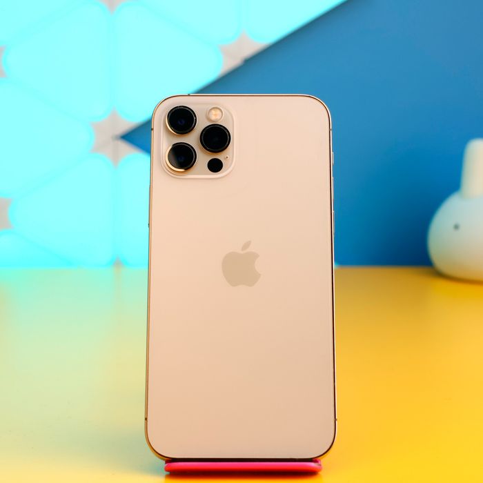 Смартфон Apple iPhone 12 Pro 128GB Gold (176939) Б/У З ГАРАНТІЄЮ