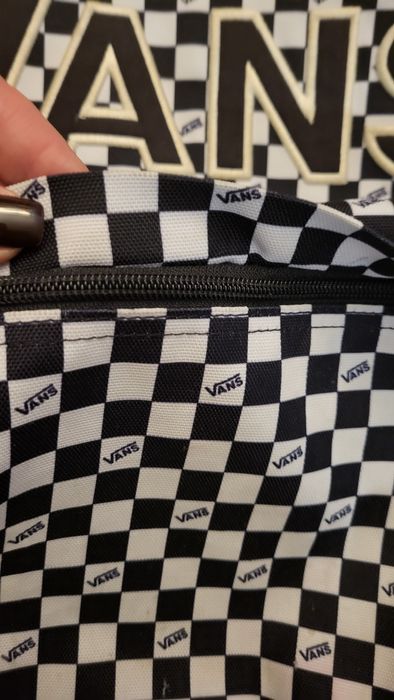 Plecak jest w dobrym stanie. Marka Vans