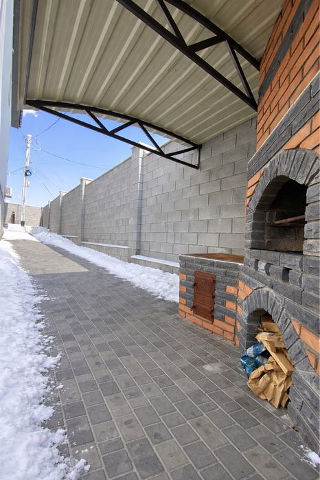 Продам  таунхаус з окремим двором,рн Таращанський.