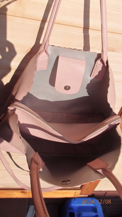 Torebka na ramię i do ręki marki Reserved.