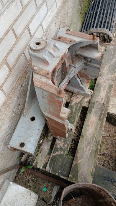 Wspornik osi przedniej Ursus 902