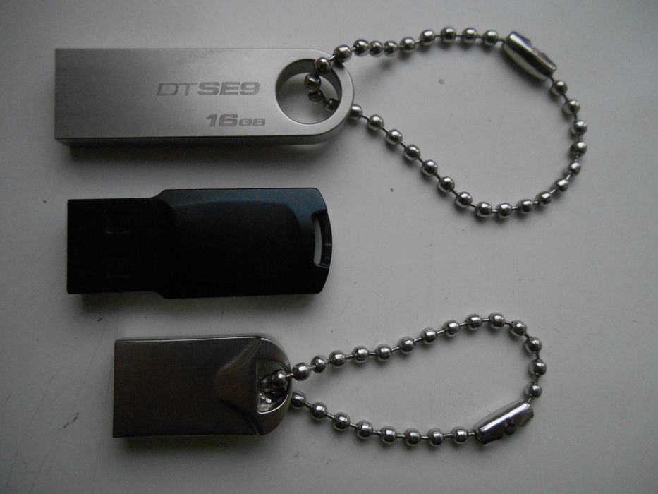 флешка Kingston 8 гб, 16 гб