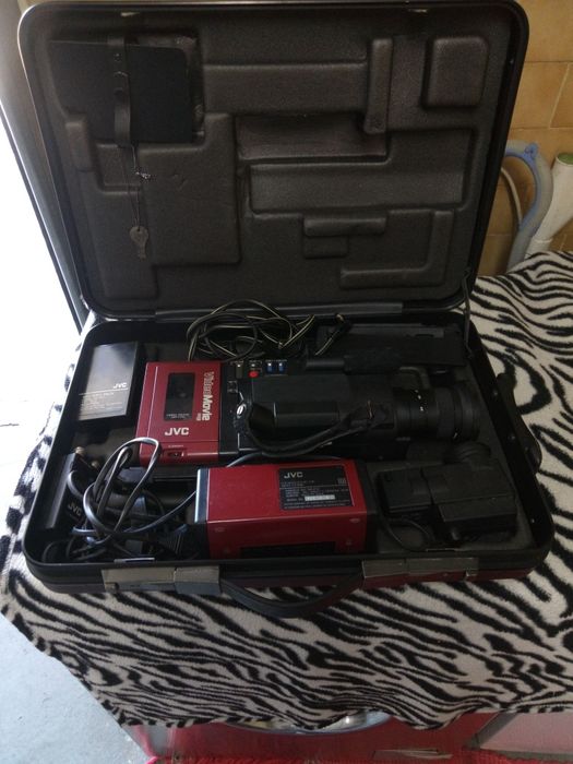 Máquina de filmar  J V C. VIDEO Movie