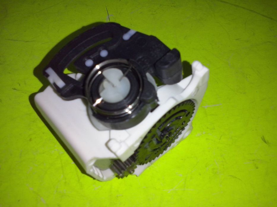 Motor do fecho da tampa da mala Renault Clio II Megane scénic