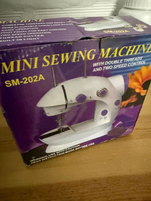 Máquina de Costura Portátil – Praticidade, leveza e como nova!