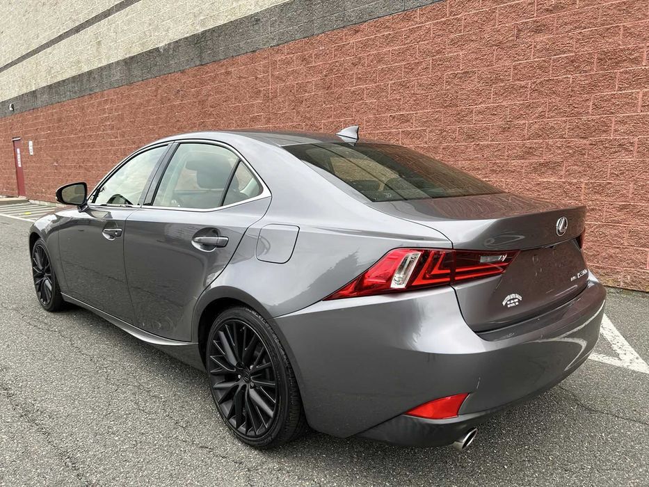 Lexus IS 300      2016