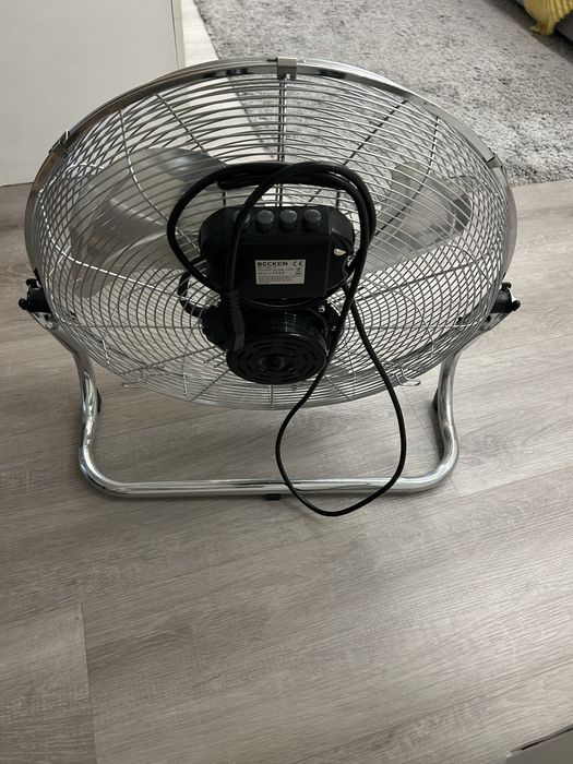 Ventoinha de Chão BECKEN BFF 2380 18"