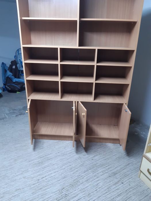 Movel Estante em madeira clara