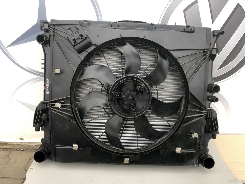 Радиатор радіатор дифузор вентилятор інтеркулер Mercedes Vito W447