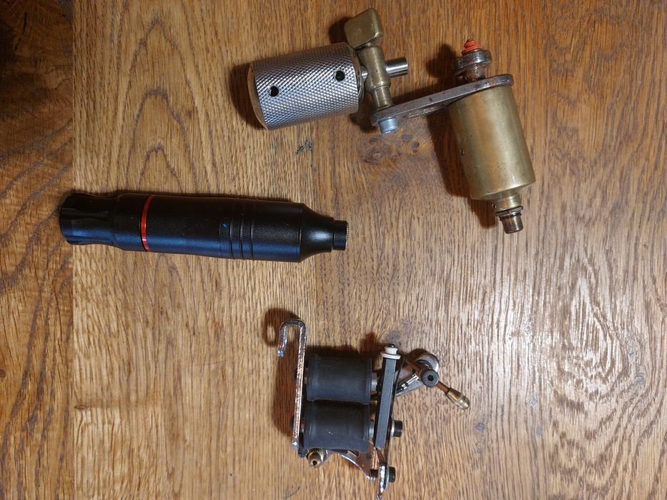 Тату машина і голки