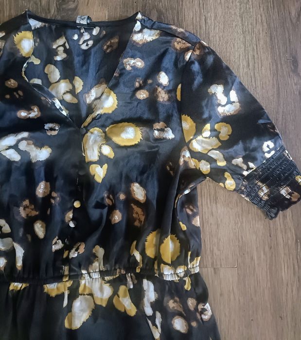 Sukienka z krótkim rękawem