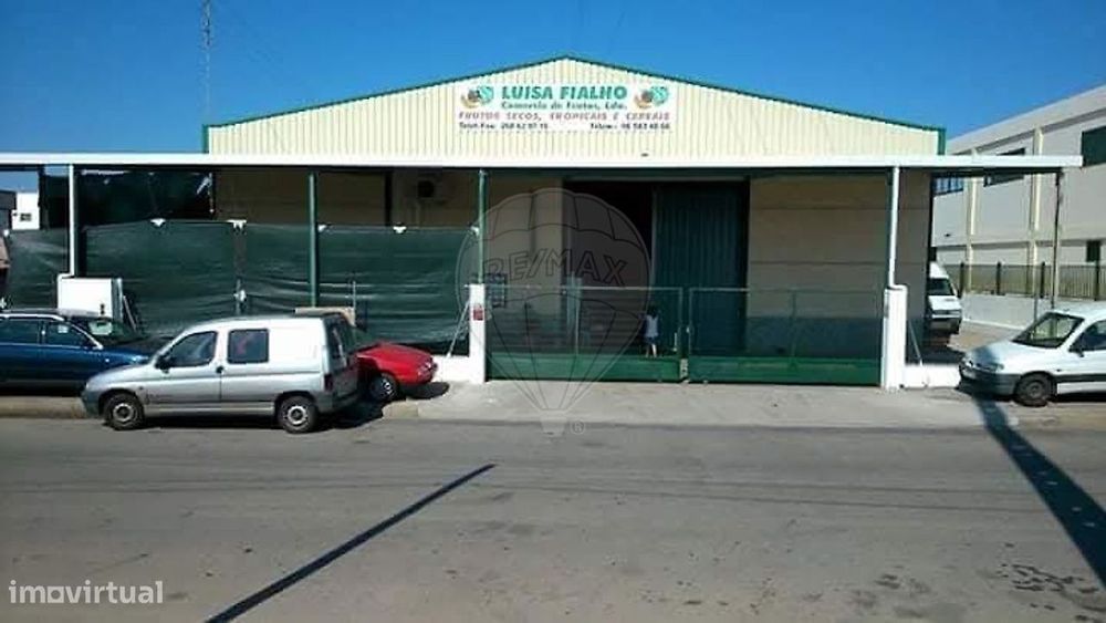 Armazém T2 para venda