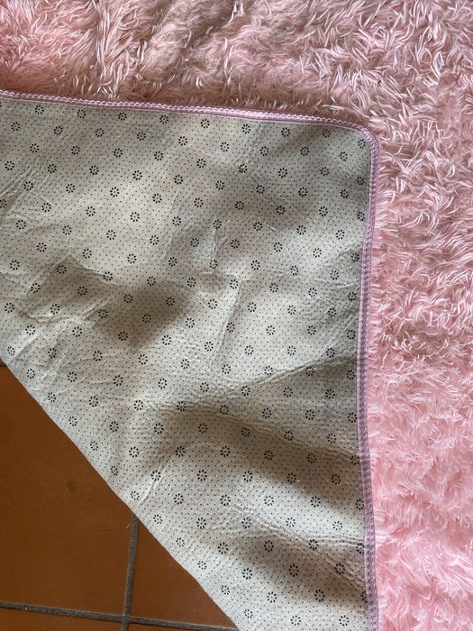 Tapete Rosa Com pelo