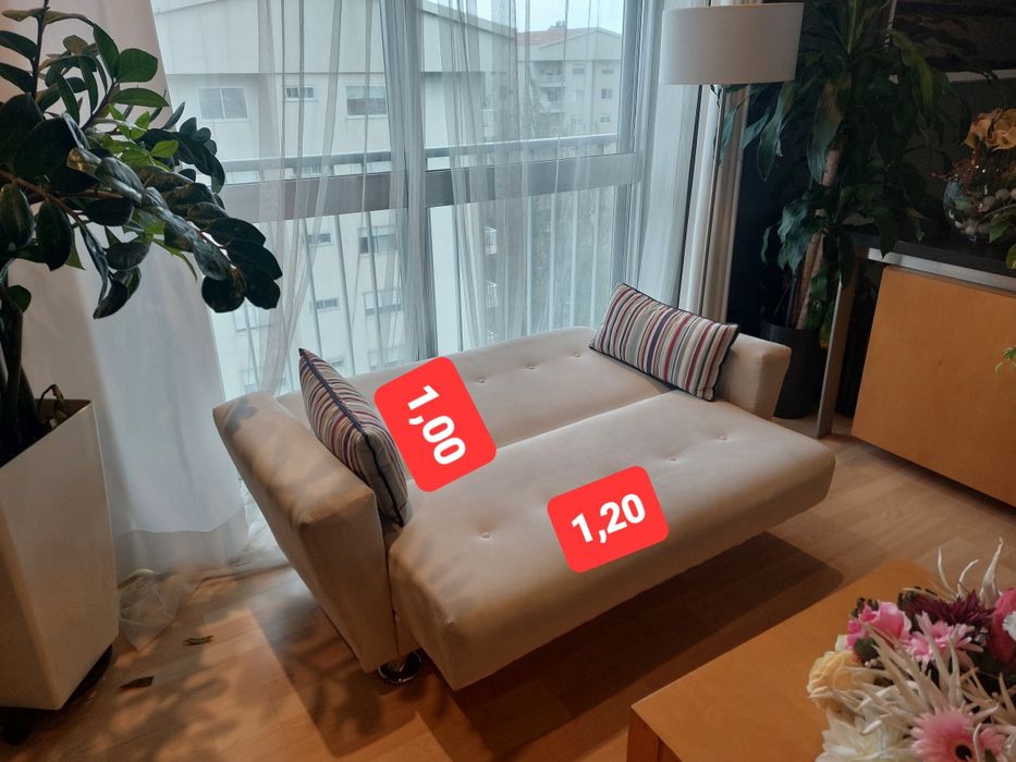 Sofa branco em tecido