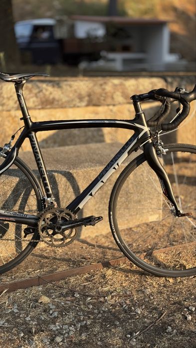 Pinarello Paris de estrada, full carbon c/ Dura Ace