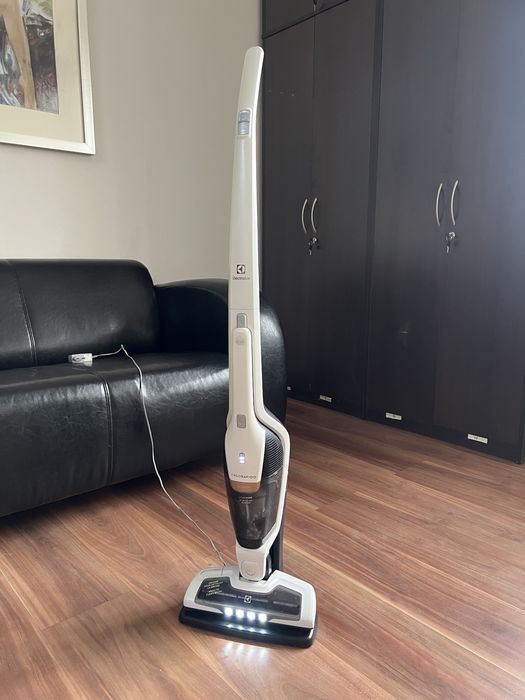Odkurzacz Electrolux EER7ALLRGY pionowy akumulator