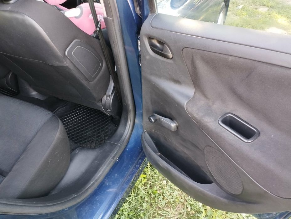 Peugeot 207 1.4 8v 53kW benzyna+gaz