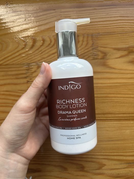Balsam do ciala Indigo z drobinkami